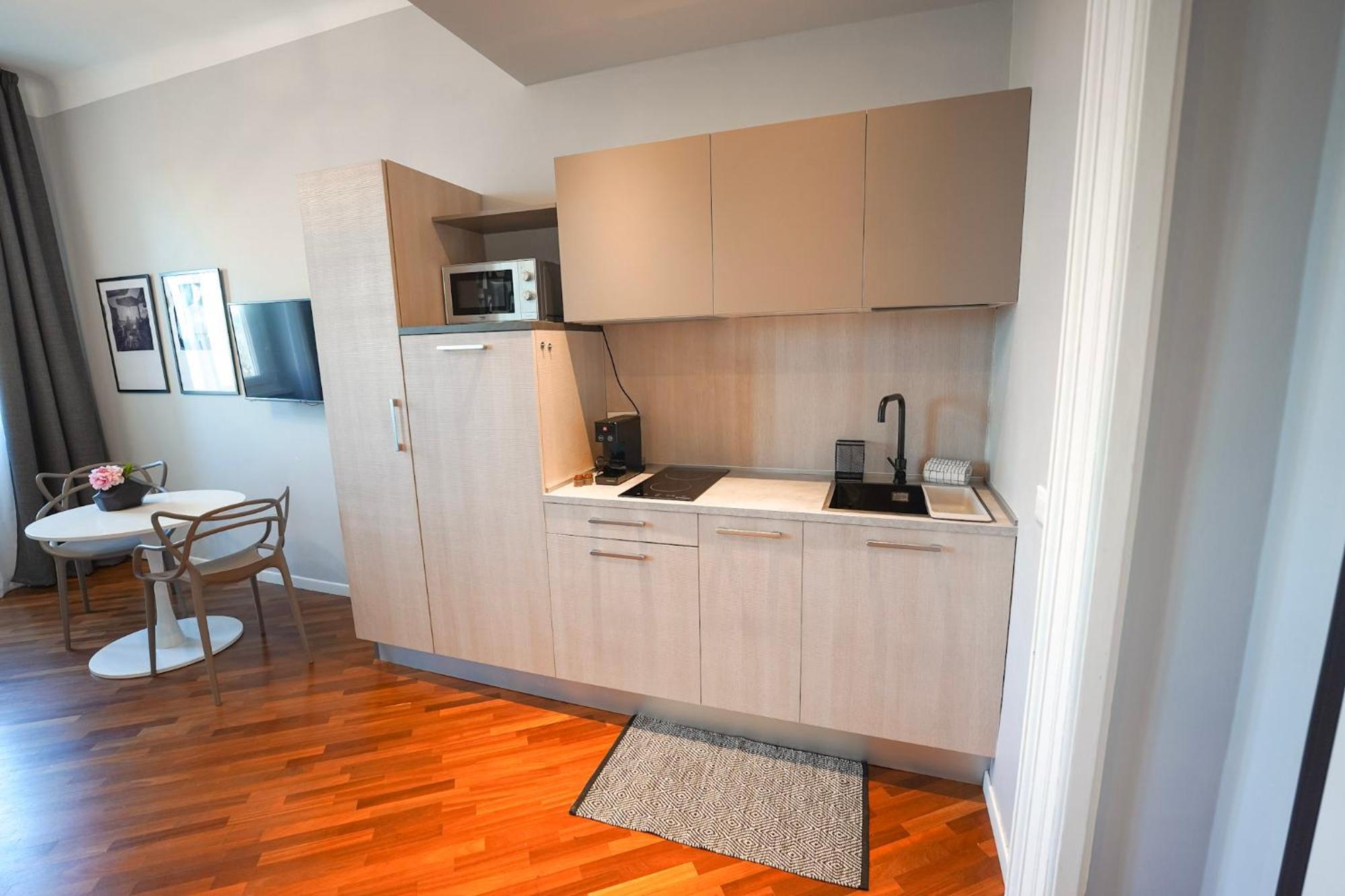 Sofia Residence Stazione Trieste Bagian luar foto